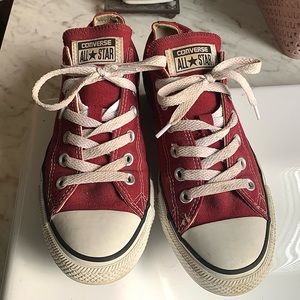 Maroon converse